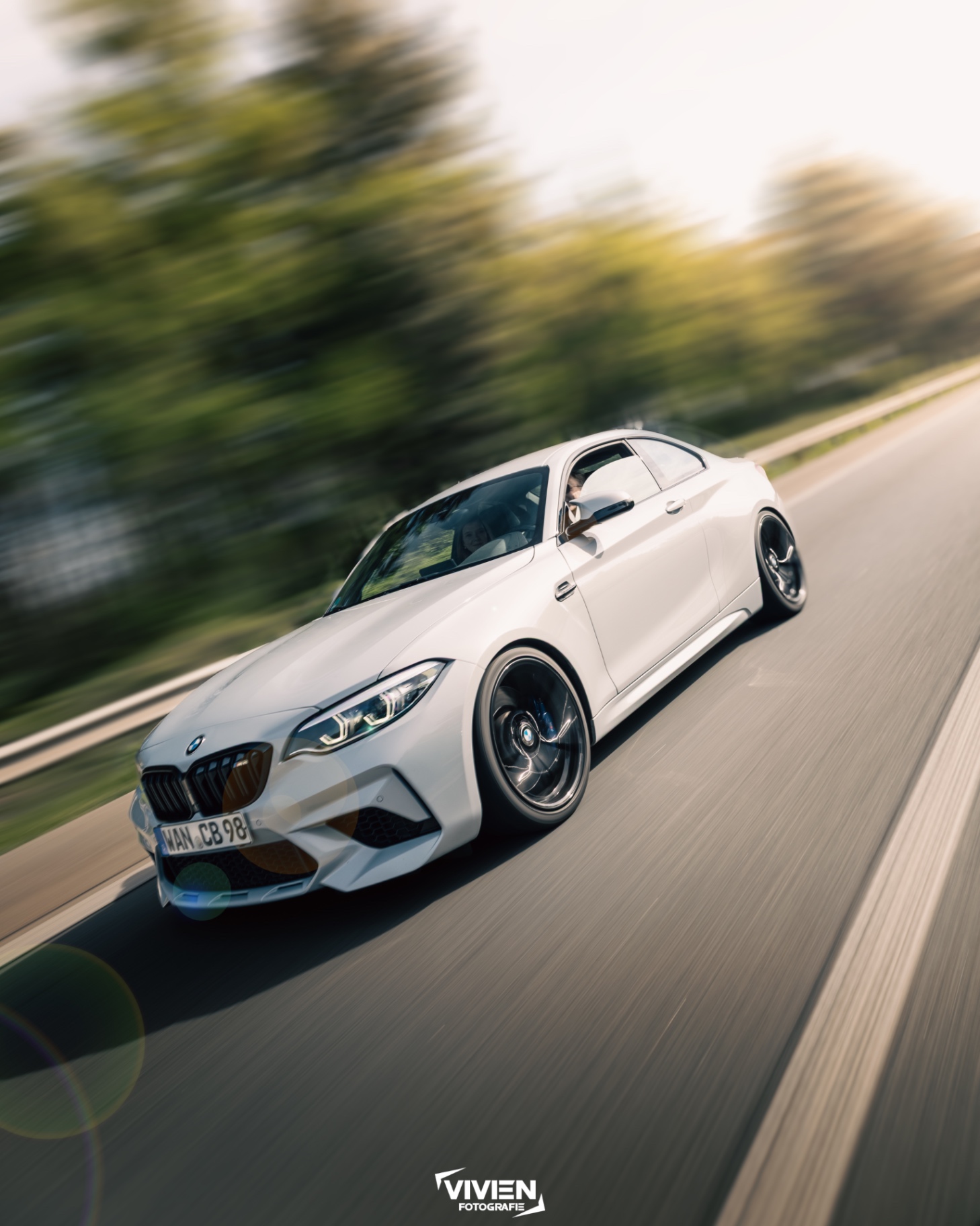 M2 · Alpinweiß · Motion Blur