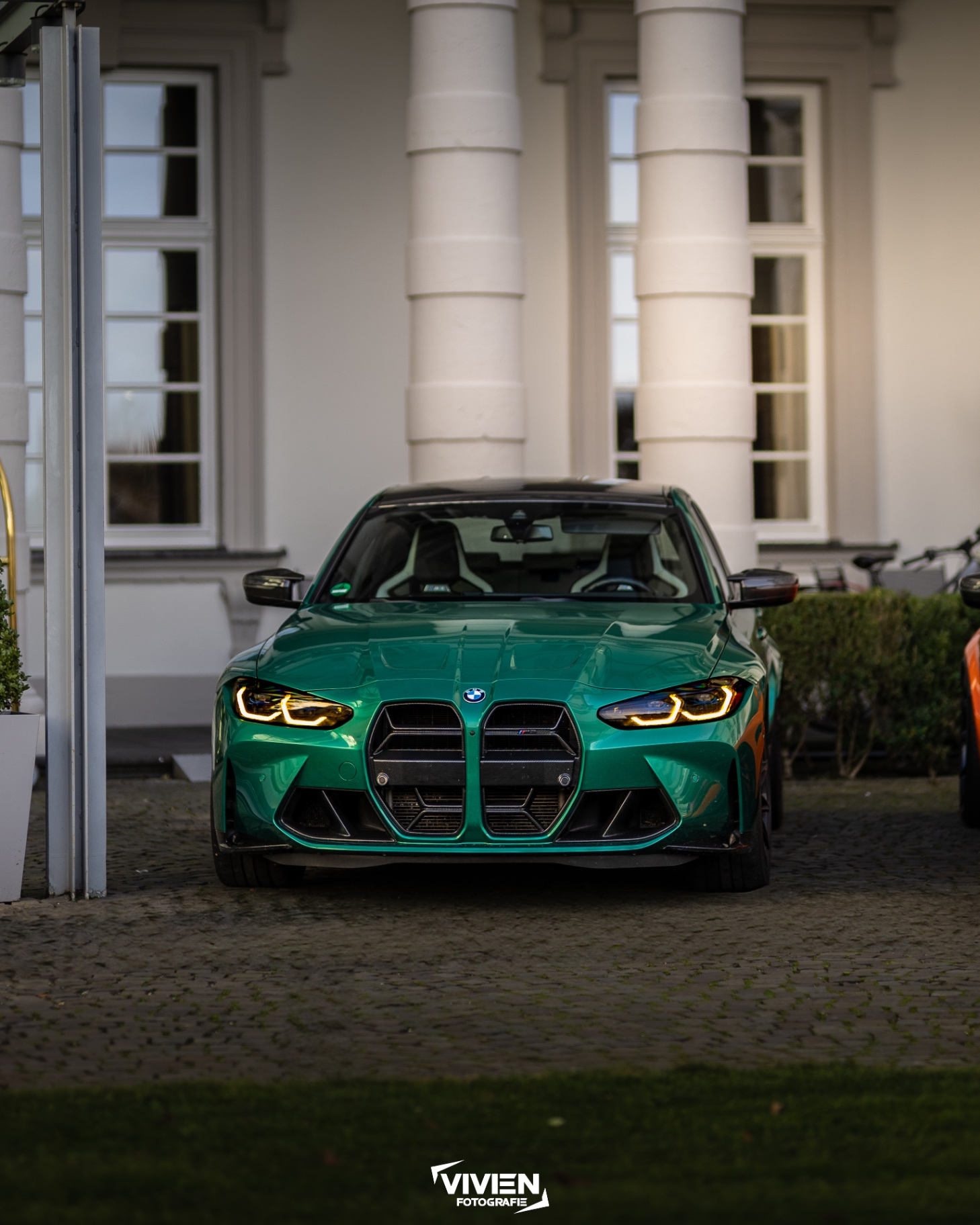 BMW M3 · Isle of Man Green · Säulenportal