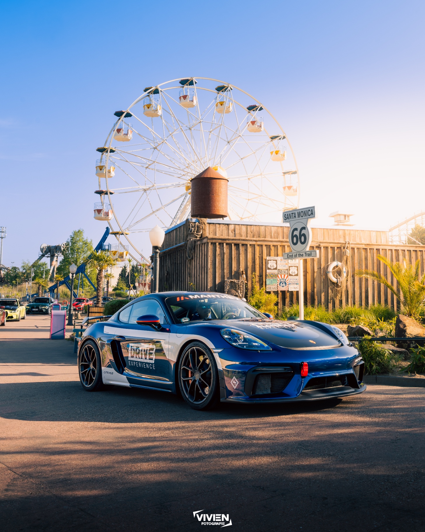 718 Cayman GT4 RS · Gentian Blue · Drive Experience