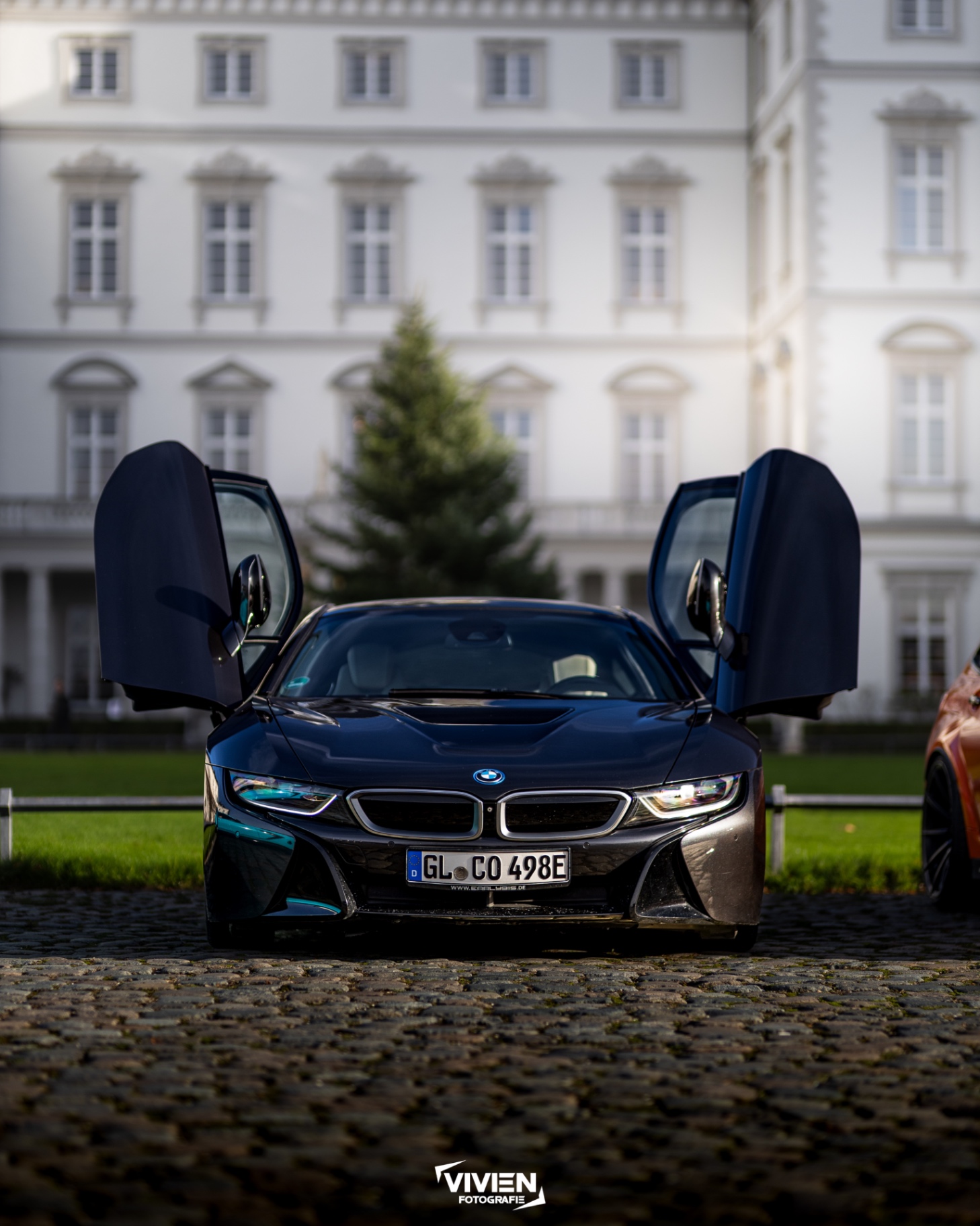 BMW i8 · Butterfly Doors · Schloss Bensberg