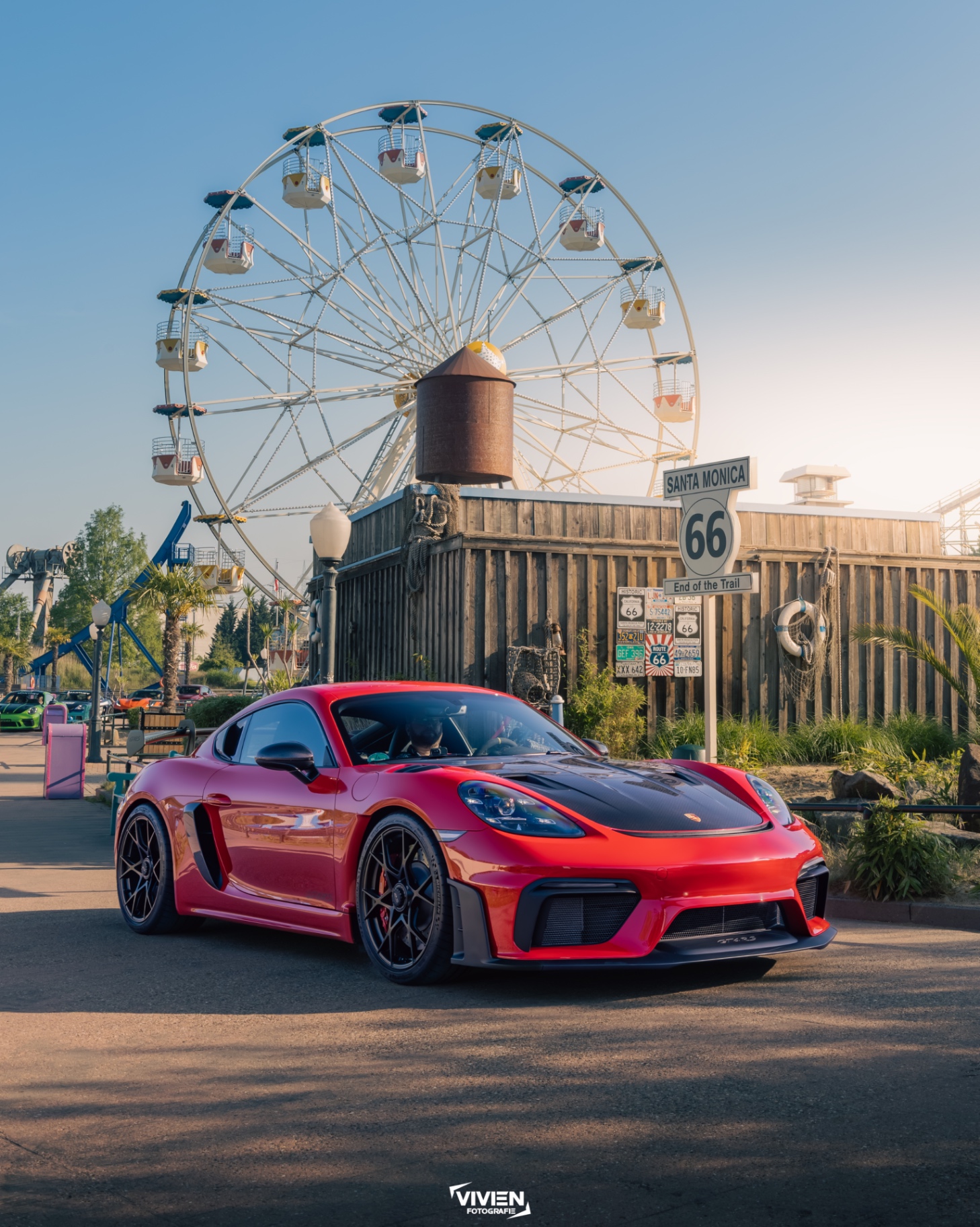 718 Cayman GT4 RS · Guards Red