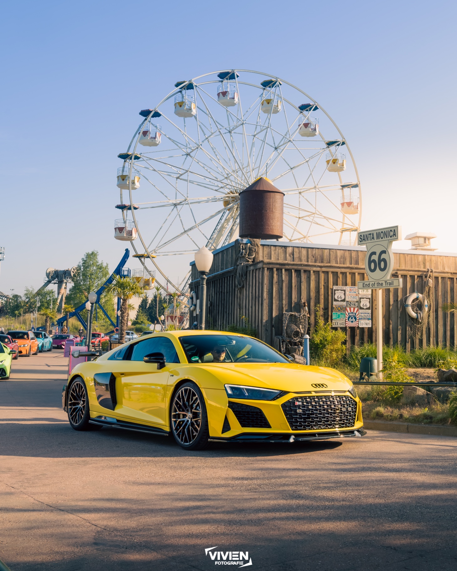 R8 V10 · Vegas Yellow