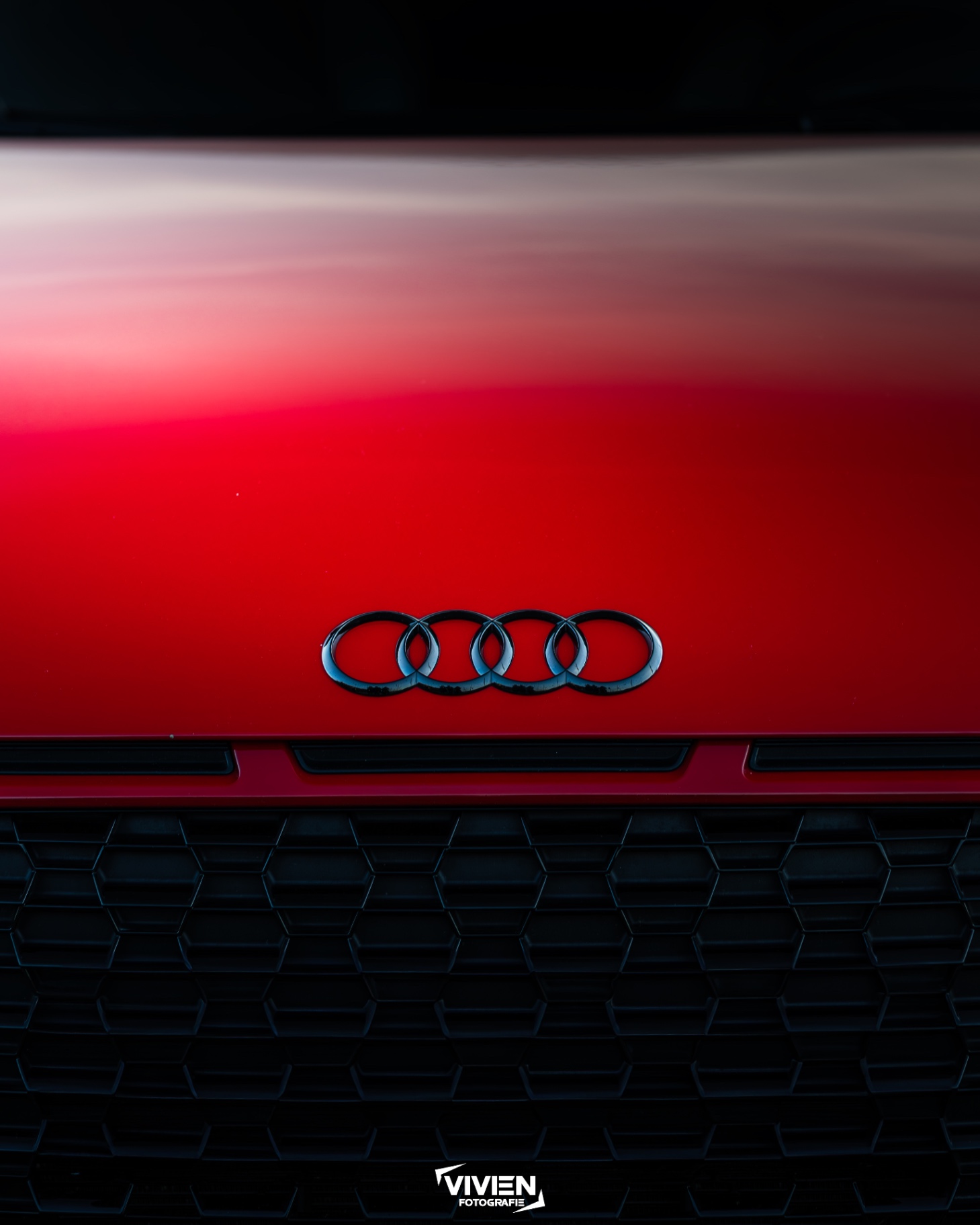 Audi · Rosso Red · Rings & Honeycomb